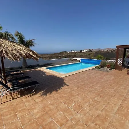 ヴィラ Superb Villa With Private Pool And Breathtaking Sea Views