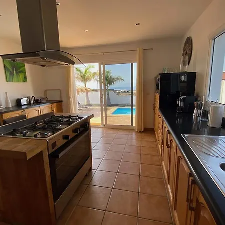 ヴィラ Superb Villa With Private Pool And Breathtaking Sea Views Mácher