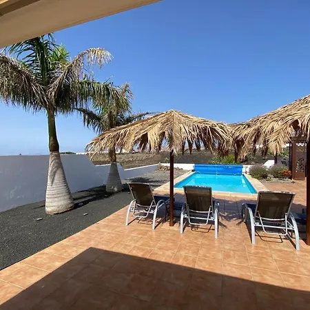 ヴィラ Superb Villa With Private Pool And Breathtaking Sea Views